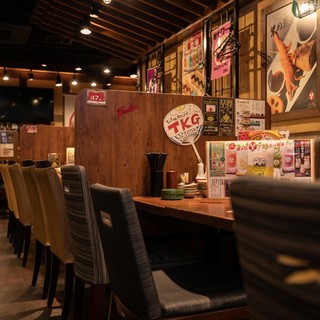 【4名様テーブル席】お気軽にお食事や飲み会を愉しめるBOXタイプのお席です♪