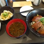 Kaisen Shokudou Sankoumaru - ランチタイムの漬けマグロ丼1000円