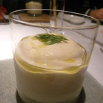 イタリアン オット - 毛ガニと塩のパンナコッタ　ビシソワーズのエスプーマ仕立て