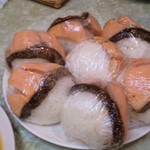 大輝 - ありえないまるさのシャケにぎり