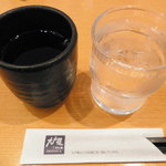 Ootoya - お水と温かいお茶　両方出してくれます