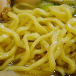 特製華丸そば（麺アップ）