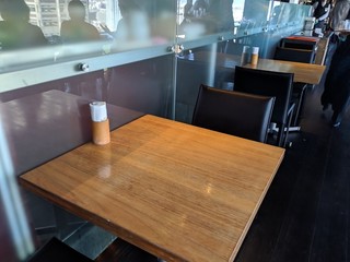 GRILL&DINING MANHATTAN TABLE - [内観] 店内 テーブル席