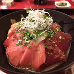 金田中 庵 - 三色半のあずま丼（本鮪の黄身醤油漬・鯛のごまだれ・烏賊と鰹の生姜醤油）