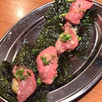 屋台酒場 肉のおかげ - カキニク 一個¥280