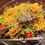 活菜旬魚 さんかい 澄川店 - 彩野菜とパリパリ麺のサラダ