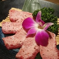 焼肉ダイニング MEGUMI 本店 - 和牛上白タン2.8