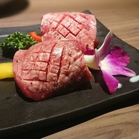 焼肉ダイニング MEGUMI 本店 - 厚切りタン1.8