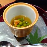 日本料理雲海 - 季節の小鉢 ○うすい豆と海老の旨煮