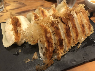 スタンドシャン食 Osaka北新地 Champagne & GYOZA BAR - 