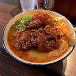 泡盛と沖縄地料理あかはち - ＊あかはちそば（¥880）