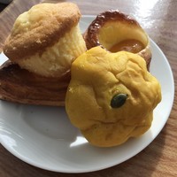 オリゾンテ - 朝のパン祭り サーモンにケッパーが無いのが悲しかったわ