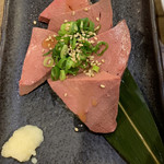 焼肉 ミートパンチ - 牛レバー刺