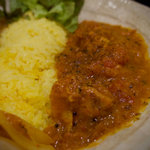 SPICY CURRY 魯珈 - 激ウマ♥　定番のチキン　深みのある味わいです　だが食べ進めるとジンジンとスパイスが　コロリとチキンが美味しい