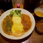 SPICY CURRY 魯珈 - 選べる２種カレー 850円 + ライス大盛り 100円