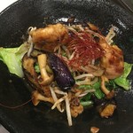 Sousakuizakaya hujino - 鶏肉と茄子のガーリックソース炒め