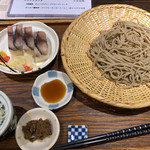 そば切り 黒むぎ - 鯖寿司と蕎麦のセット 1.000円