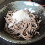 水と緑のふる里　森の駅 - 三昧御膳（ざる、おろし、とろろ、ご飯、煮物、天ぷら）1,700円 の おろしそば。　　　　　2019.05.19