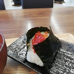 米家きゅうさん - 握り寿司の中空握りまでは行かないけど、ちょっとふわっと空気を含ませて、握られているのはいつも通り。
