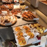 JEAN FRANCOIS - 店内のパンのラインナップ
      訪問時期は2月上旬。