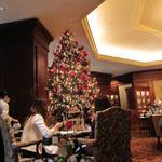 ザ ロビーラウンジ - 女子率、高っ。　　カップルより、女子会のほうが多いよ。！　クリスマスシーズンなのに。
