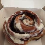 Cinnabon - クラッシックロール＄4.91(税込)