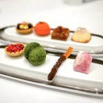 プレスキル - ☆宝石箱に入ったかわいい小菓子たち