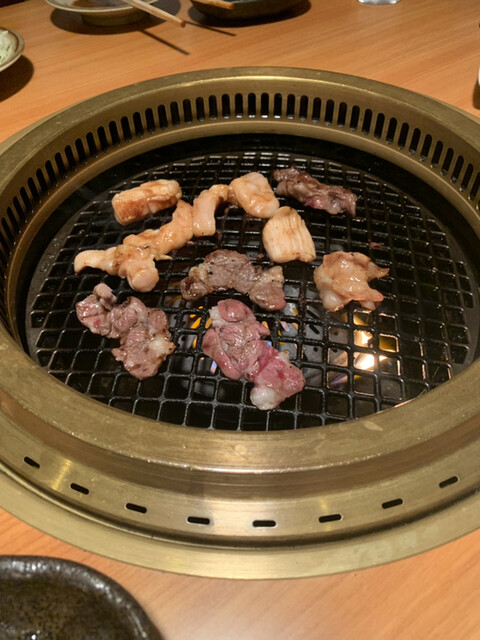 焼肉 一升びん 鈴鹿店 イッショウビン 平田町 焼肉 食べログ