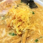 らーめん福たけ - 背脂味噌辛ネギラーメン。