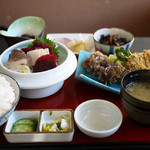 お食事処 くじら家 - 鯨御膳