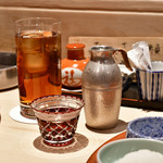 てんぷら 深町 - [手前]貴 純米（一合）@1,500円│[奥]烏龍茶