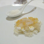 イル プレージョ - 新玉葱のカプセル/米のテーゴレ　自家製マスカルポーネ・新玉葱・鮎の卵のうるか