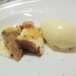 イル プレージョ - ペコリーノチーズのトルタ　タイムのジェラート