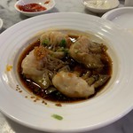 Yum Cha - 豚肉餃子と唐辛子油、コクのある辛さがジワァっと来る