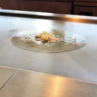 佐賀牛 季楽 銀座  - ニンニクから鉄板焼きスタート