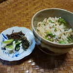 Shigeya Ryokan - コシアブラの炊き込みご飯と山菜漬物