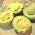 焼肉 はせ川 - 丸ごとメロンシャーベット