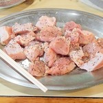 焼肉 はせ川 - チキンブラジル岩塩焼き