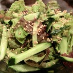 おうさか苑 - 「グリーンサラダ」：シャキシャキのサニーレタスにごま油が香る、香る♪