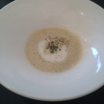 ハマのフレンチ - キノコのスープ