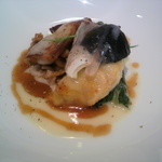 ユニッソン デ クール - 下関フグのカルダモン　セップ茸とみず菜のコンディモン