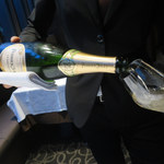 Le FAVORI - ペリエ　ジュエ　グラン　ブリュット　シャンパーニュ