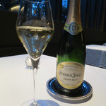 Le FAVORI - ペリエ　ジュエ　グラン　ブリュット　シャンパーニュ