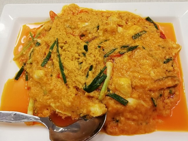 定番のタイ料理 プーパッポンカリーは海産物にうるさい北海道人でも美味しいカニカレー By ﾏﾘｼﾞｪﾝﾇ Somboon Seafood Surawong シーロム通り サラデーン駅周辺 タイ料理 食べログ