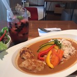 En-kitchen - ビーガンカレーライス＋塩麹チキンソテー ¥1,000
                ベリー＆ベリーソーダ  ¥550