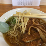 たん吉 - 麺リフト