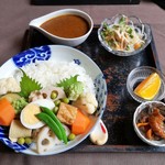 茶寮 三日月とうさぎ - 月うさぎカレー　これにデザートが付く