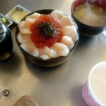 喰い処 鮭番屋 - ホタテイクラ丼