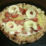 バルハチゴー - いちごとバニラアイスのピッツア
