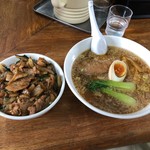 天狗 北越らーめん - 料理写真:天狗ラーメン・焼肉丼セット